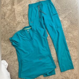 Teal landau scrub top & bottomset (both size small)